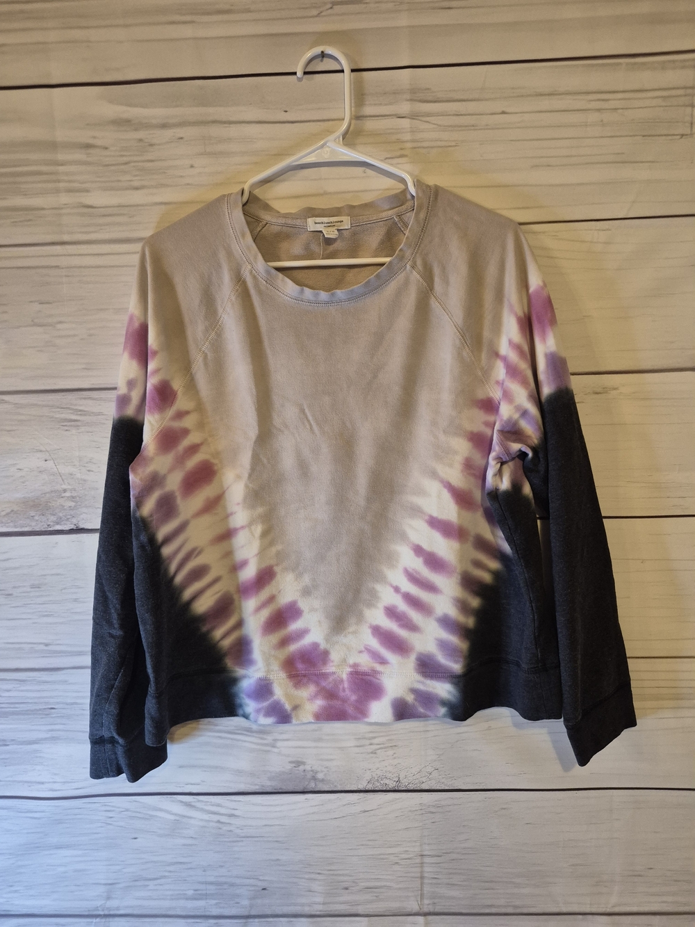 beachlunchlounge Tie-Dye Crewneck Sweatshirt in Cream, Purple, Black